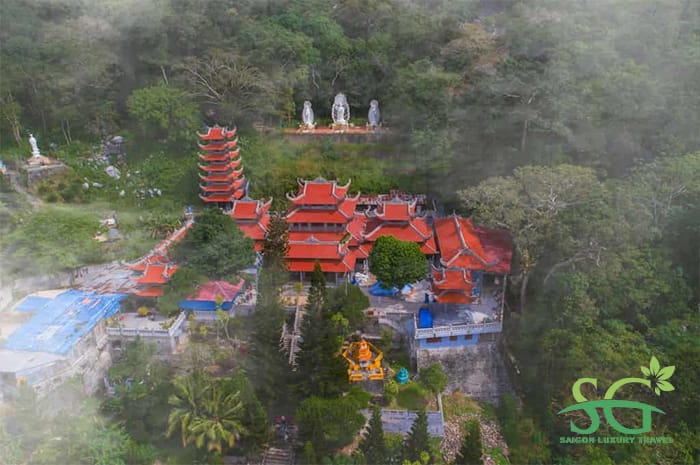 Tham quan quần thể chùa Tà Cú trên núi